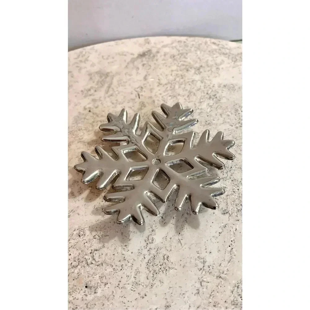Silver Vintage‎ Metal Holiday Snowflake Candle Holder